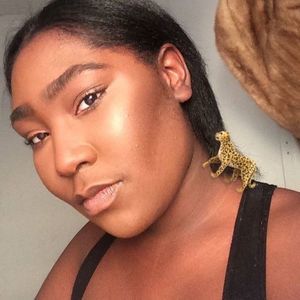 Meet your Posher, Sheldine